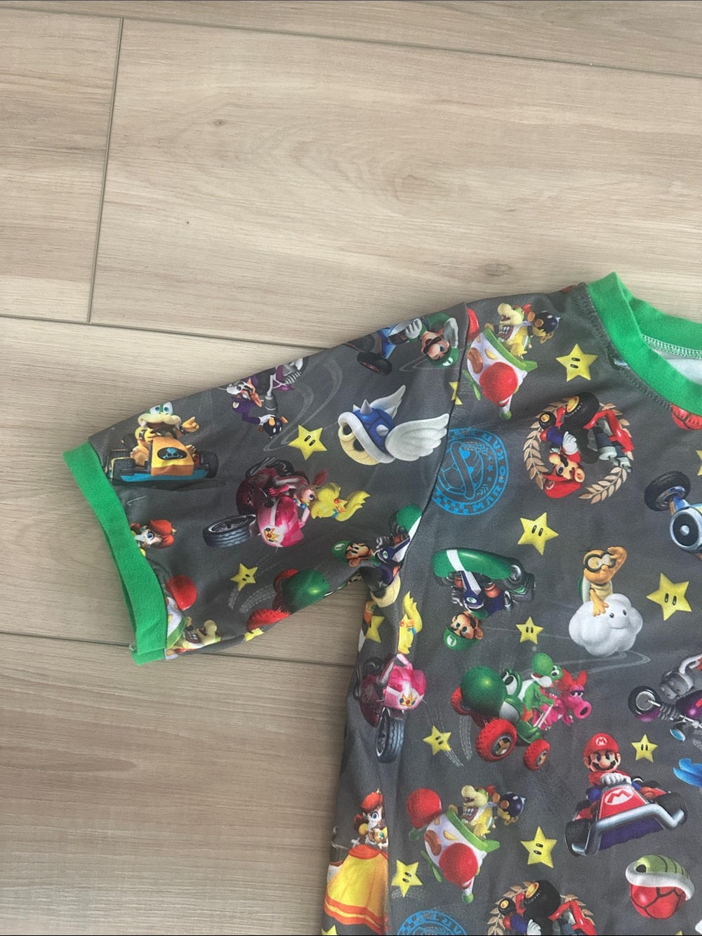 Kids Grey Character Short Pajama Set with Green Trim - Fun Print Size 7XL - Picture 4 of 13